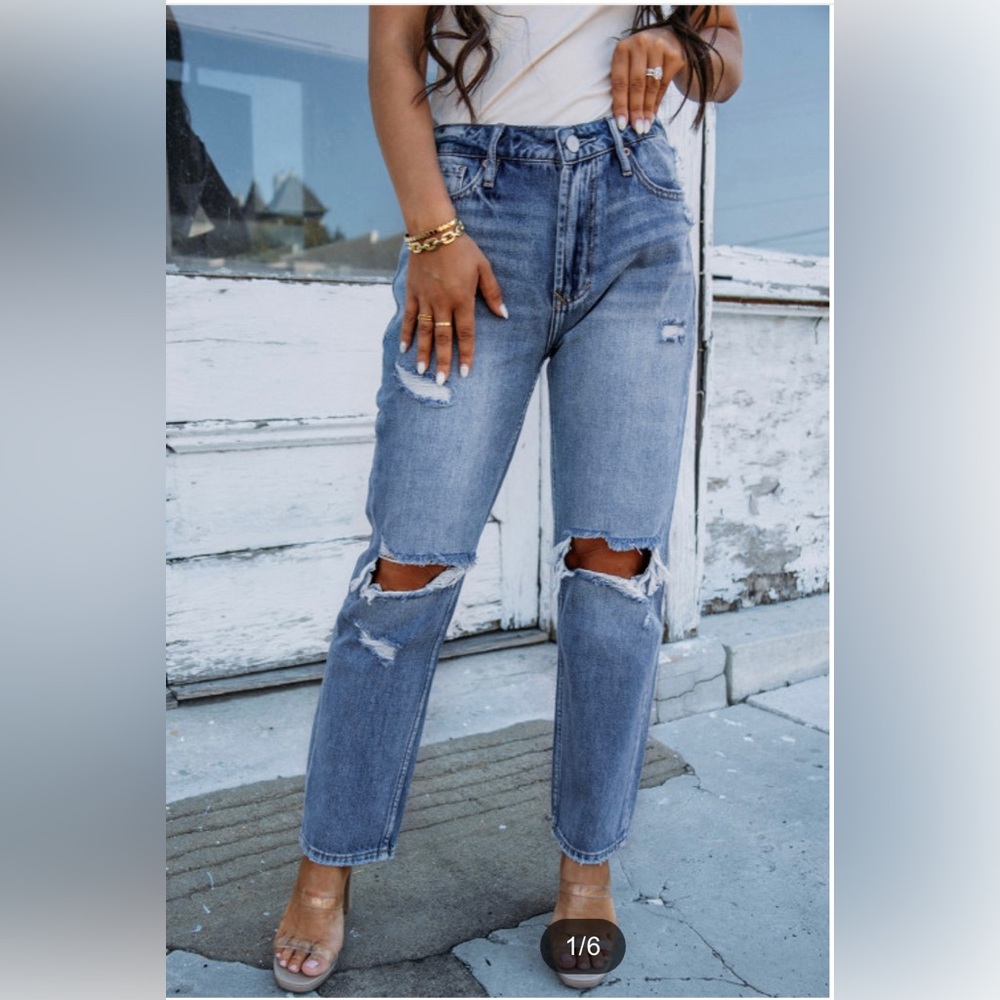 Straight Leg Knee Cut jeans